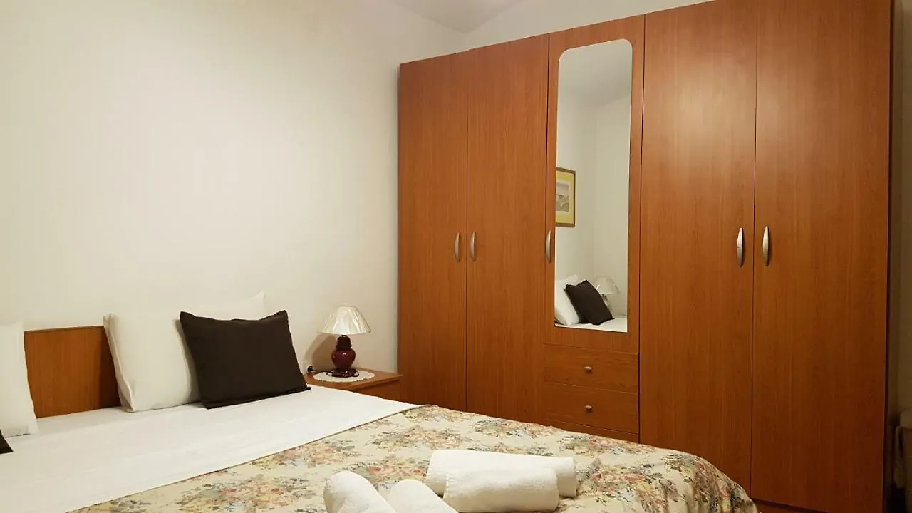 Apartmani Cerova Poreč Lägenhet